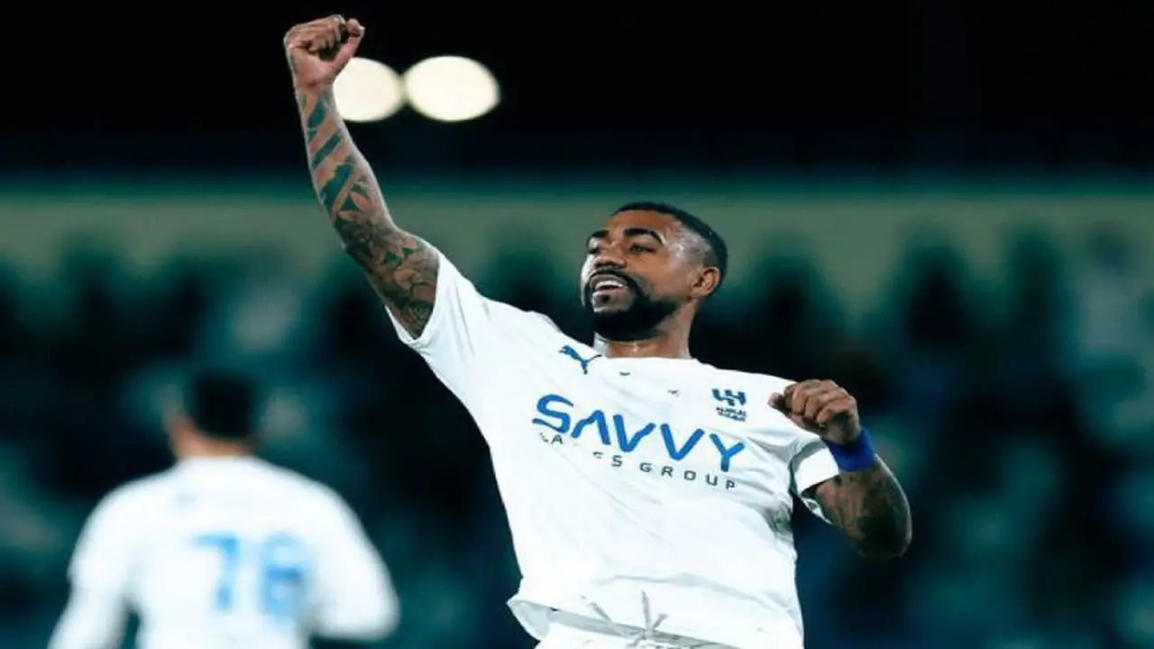 موقف غامض.. هل يلحق مالكوم بمواجهة الكلاسيكو بين الهلال والاتحاد؟